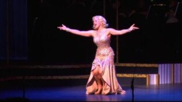 «Gentlemen Prefer Blondes» - Меган Хилти исполняет «Diamonds Are A Girl's Best Fiend»