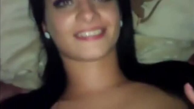 Поехал на курорт в Анталию, там нашел себе анальную шлюшку на ночь. Выебал ее в анал.