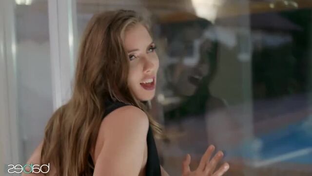 Поебались прилюдно порно секс анал