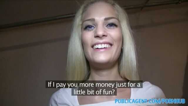 Симпатичная блондинка продала вагину и ротик незнакомцу [порно, секс, на улице, за деньги]