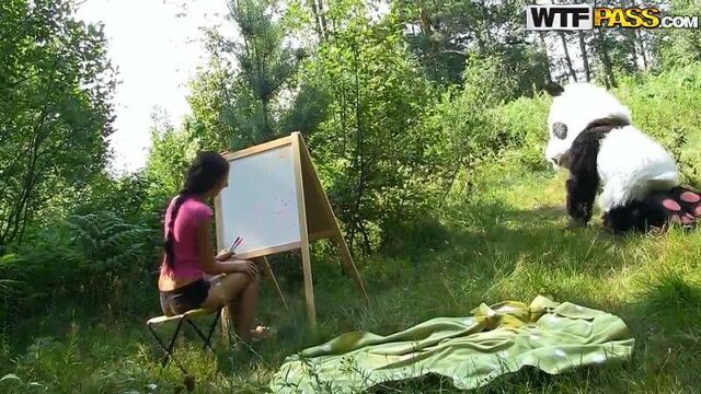 Девушка рисовала панду на природе но ей это не понравилось и за это она выебла девочку в киску и кончила на неё Порно HD 720, Teen, Cum, Blowjob
