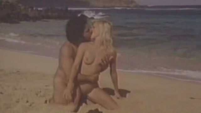 Ретро порно на пляже
