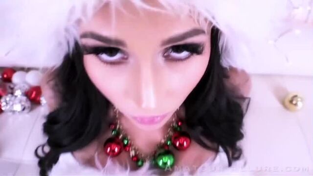 #1985: Дрочит в ванной киску пока дети смотрят мультики Секс Порно Домашнее Орал Минет Анал Жесткое 18