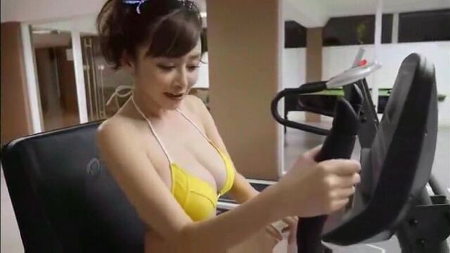 Негр трахает милую брюнетку в татуировках, и заставляет ее громко стонать красивый секс домашнее порно частная эротика