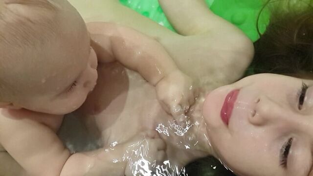 детишки развлекаются