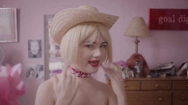 Кэти Боланд (Katie Boland nude scenes in "Lolz-ita" 2017)