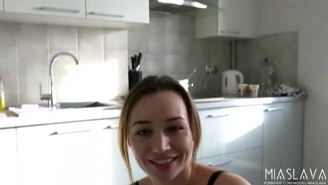 Американская жена против Русской Хотвайф - MIASLAVA [порно, секс, трахает, русск