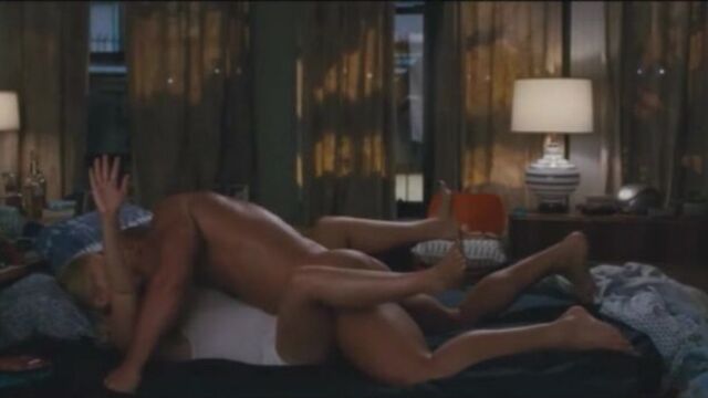 Эротическая сцена из фильма Девушка без комплексов