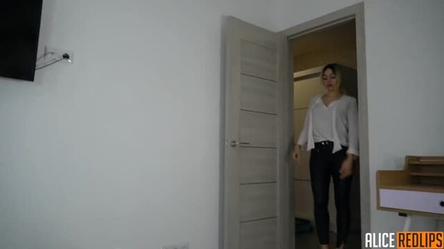 КОНЧИЛ В ЭСКОРТНИЦУ [Инцест сестренк sister брат порн девочк Секс teens blowjob amateur incest bdsm webcam mature