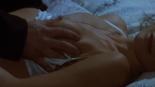 сексуальное насилие(изнасилование,rape,принуждение) из фильма: Submission Of A Woman(Al calar della sera) -1992 г, Даниэла Поджи