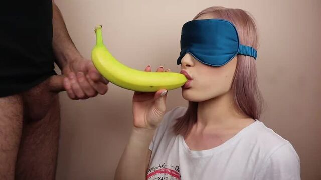 Сводная сестра с завязанными глазами угадывает фрукты [ПОРНО СЕКС АНАЛ МИНЕТ ДОМАШНЕЕ PORN HARDCORE BLOWJOB CUM SEX TEEN ANAL]