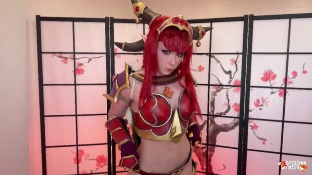 Sweetie Fox. Горячая Алекстраза из Варкрафта глубоко заглатывает и страстно ебется. [EroSup]