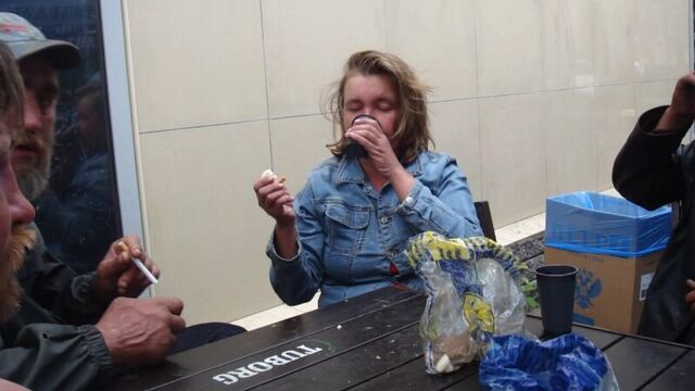 порно с 14 летней алкоголичкой