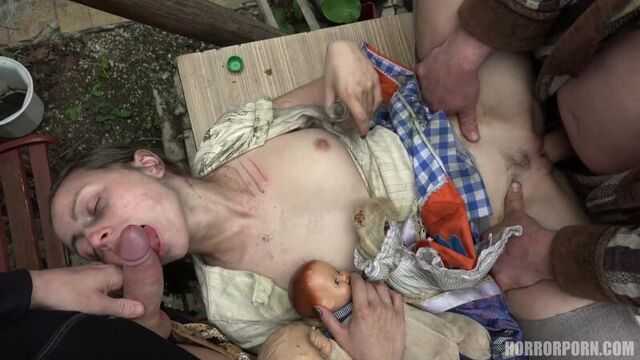 Грязный семейный инцест и ничего более, папина шлюшка получила по-полной (порно минет daddy )