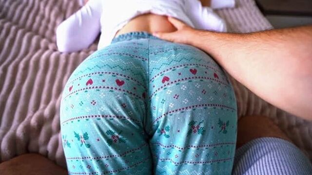 Сделал массаж сводной сестре, а заодно занялся с ней сексом [PORNFUN ПОРНО ВК, Porn vk] Домашнее, Жопы, Дженни Люкс