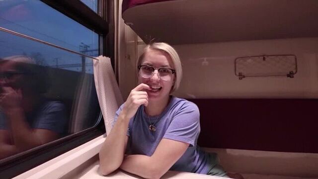 Попутчица возмутилась, увидев член. Чего злиться - бери и помогай (русские, big tits, anal, brazzers, sex, porno, milf)