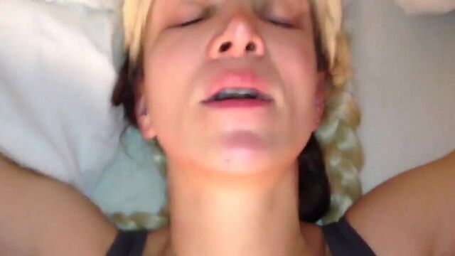 домашнее видео. Трахает в анал блондинку с косичками (ебля порево дрочка дрочиво перепих отсос минетчицы шкуры подстилки порно п