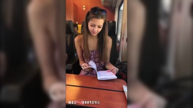 С ЛЮБОВНИЦЕЙ В ТУАЛЕТЕ ПОЕЗДА) (порно, секс в общественном мес