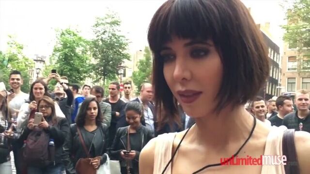 Мила Муаре(Milo Moire)