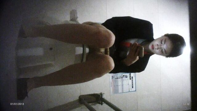 Красивая кореянка в туалете, скрытая камера |office lady|korean|asian|girl|stocking|teen|