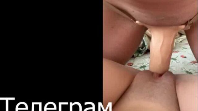 Лесбиянки трахаются друг с другом и кончают сквиртом получая оргазм ( Групповуха , Измена Сексвайф , Много спермы , Оргия )