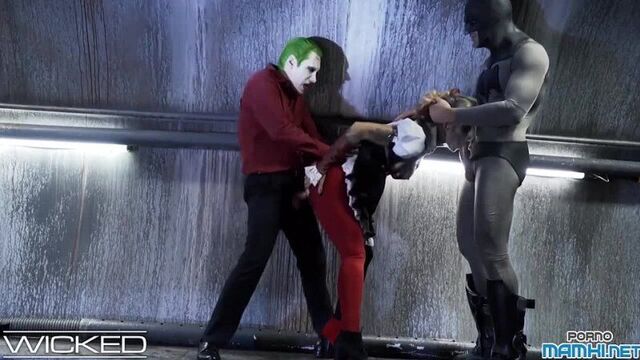 ПОРНО Джокер и Бэтмен трахнули Харли Квин