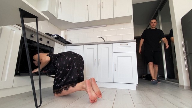 Молодой пацан ни днем ни ночью письке любимой покоя не даст