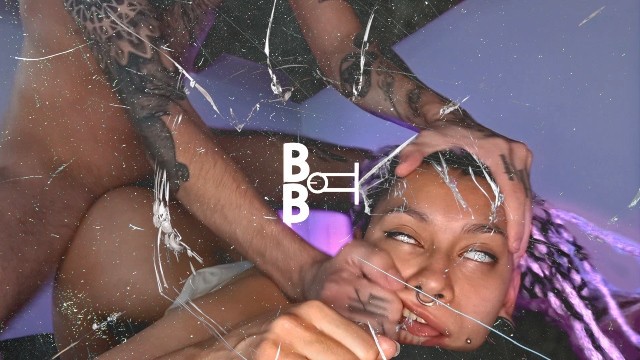 В постели с неформалкой