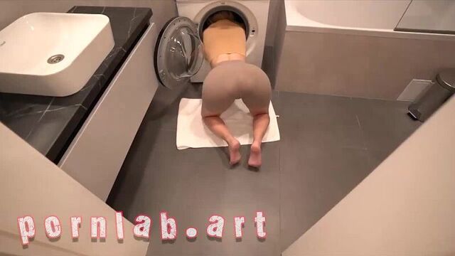 Мачеха Дженни Люкс застряла в стиралке и получила Порно Sex трах Fuck Домашнее porno Любительское teen Home Porn young домашка