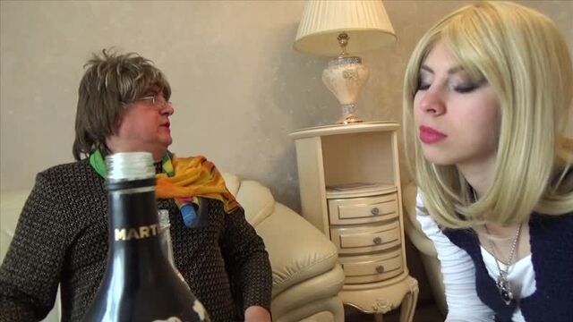 Где у невесты сиськи