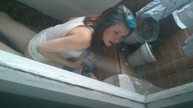 Застукали на балконе (порно,новогоднее, выебал,трахнул,минет,анал,студентка,пьяная вписка )