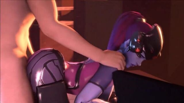 Роковая Вдова делает минет, а после дает отыметь себя сквозь костюм в задницу (18+)